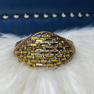 ⚠️2/$10✨ Beautiful Cuff Bracelet with iridescent gems